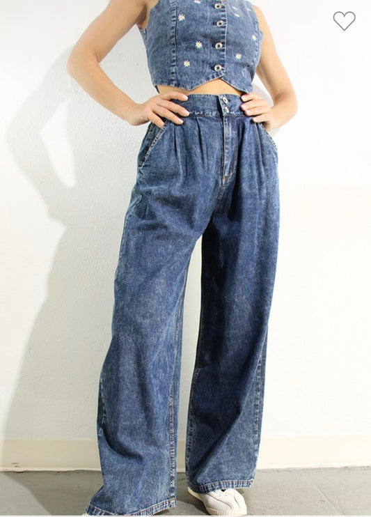 Loose denim pants