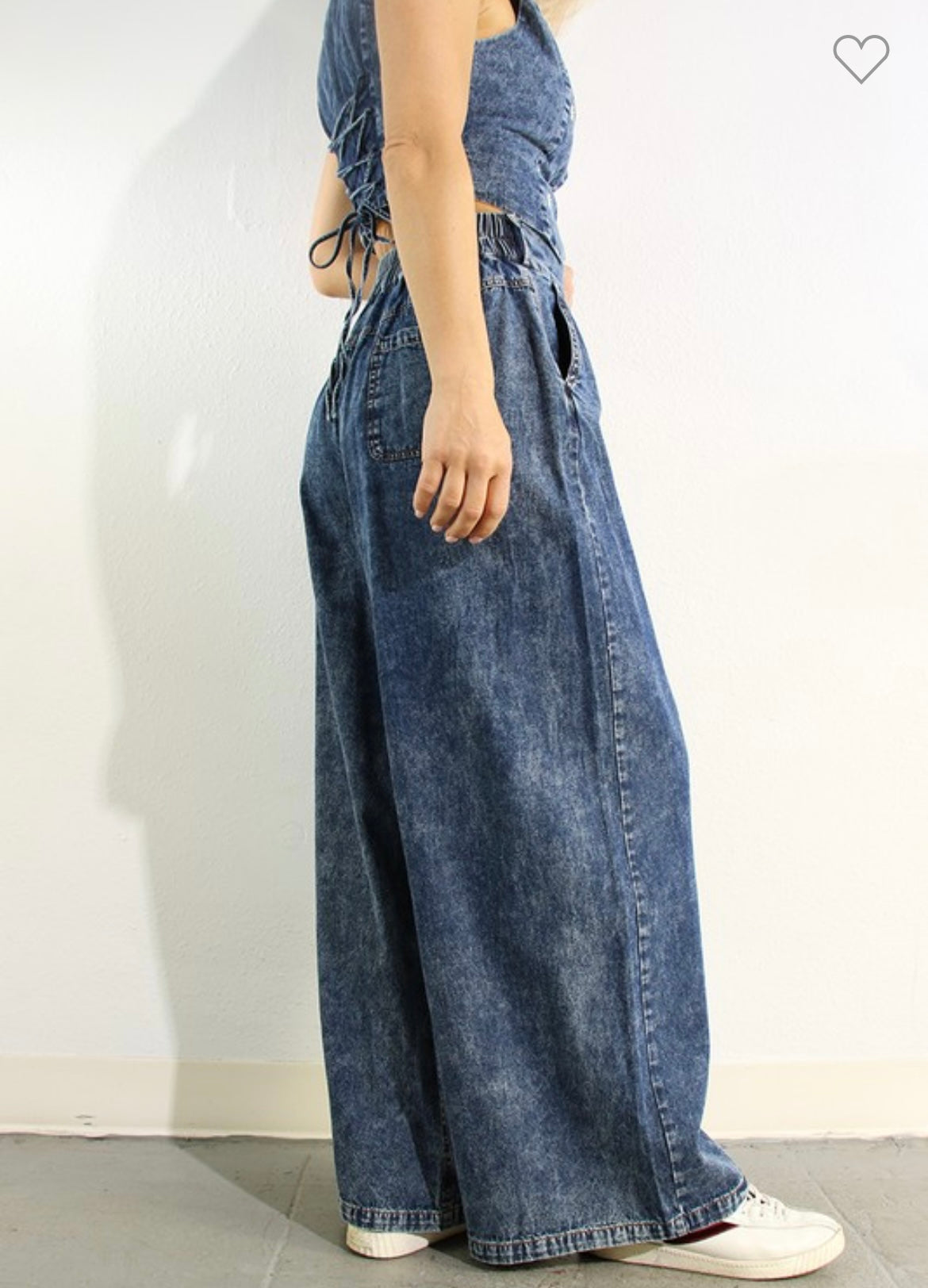 Loose denim pants