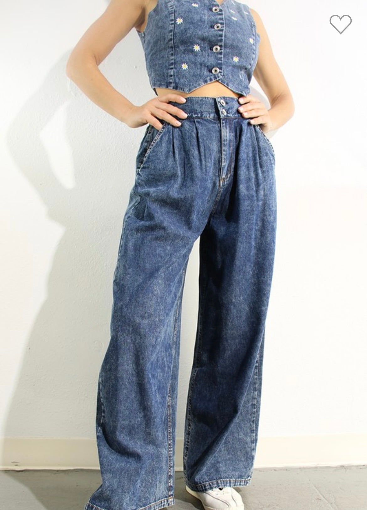 Loose denim pants